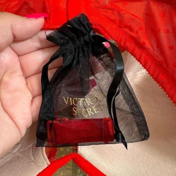 Victorias Secret 2000s Red Lace Rhinestone Push Up Bra NWT 38D - Picture 6 of 7